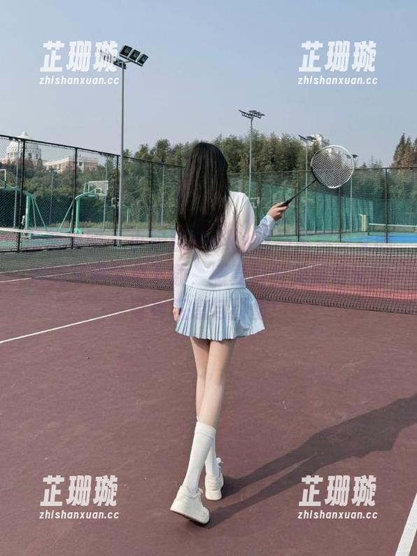 森萝财团 - 小奶糕Milky双马尾美少女的唯美写真全集下载，感受白丝美腿传递的青春气息与甜蜜！