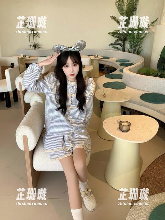 看了森萝财团的80D白丝踩物写真，暗自庆幸自己还没失去理智！