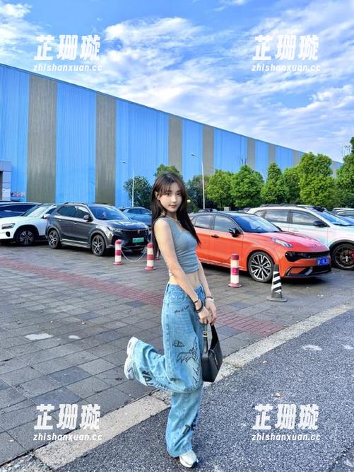 模特联盟 - 李李七七喜喜最新泳装图集，高清下载满足你的视觉享受