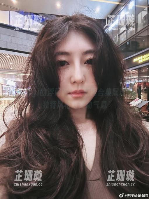 樱晚gigi的浮闲时光：原图合集展现她的独特风格与灵动气息