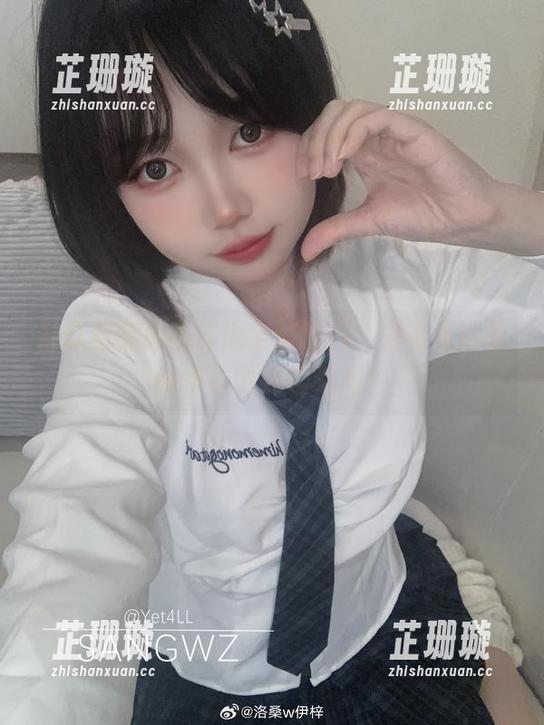 升玖老师地铁吉他全套图片，来看看洛桑w伊梓的搞怪瞬间！