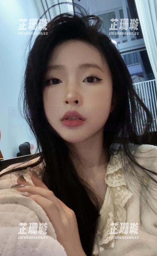 最新清水由乃空姐套图正式发布，专注每一个细节，让你体会空中服务的无尽魅力与优雅！