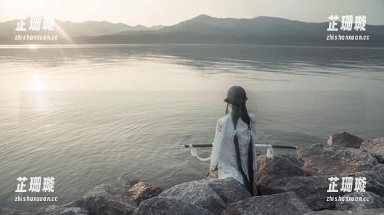 尽享爱老师phd皮衣高清写真集，沉浸在独特个性的时尚世界！