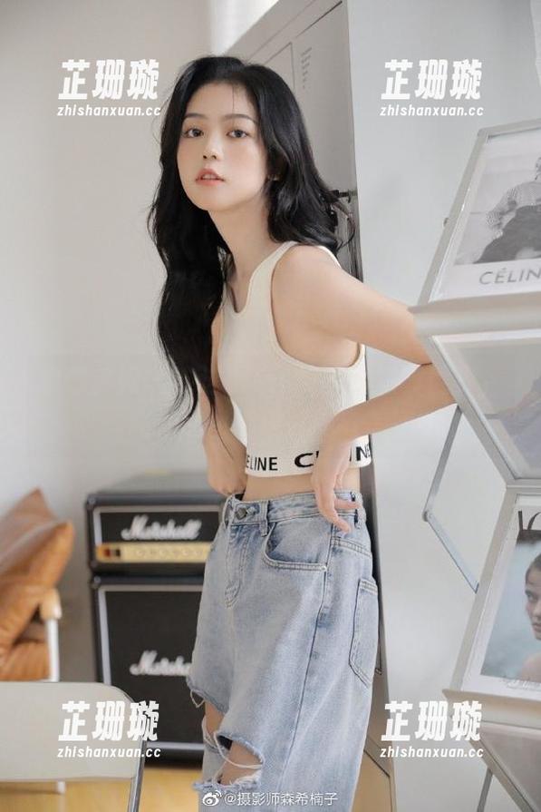 物恋传媒 - 走进elise修女的写真世界，高清原图展现真实与美丽