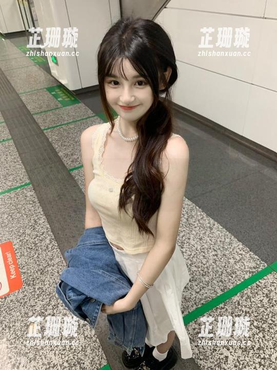 物恋传媒 - 最新上线！小昭更新礼服作品集，带来时尚与艺术的完美结合