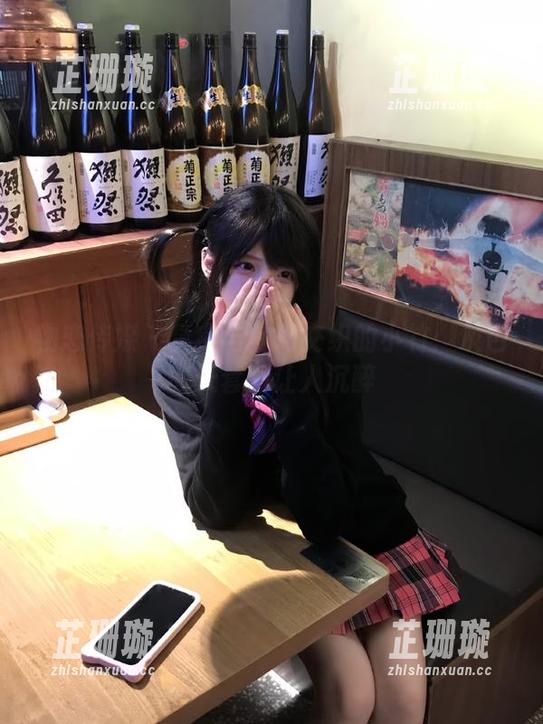 物恋传媒 - 真实与梦幻交织的小竹：灰色的天套图让人沉醉