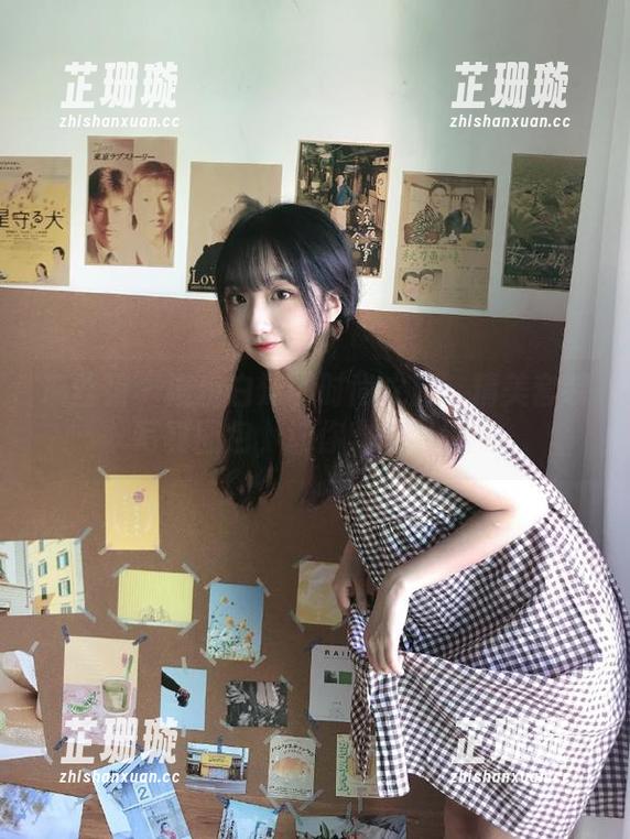 瑞丝馆 - 漫步白沫的时尚之旅：精美套装写真图包，让你收获灵感！