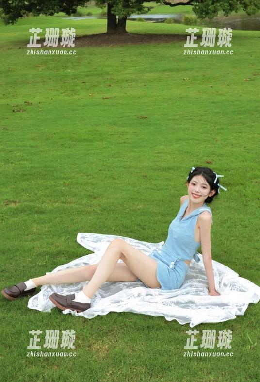 微密圈 - 谁说私房写真只能在室内？白龙猫女带你领略海边的别样风情！