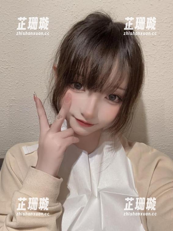 神乐坂真东短裙写真高清图集，感受无限风情与活力