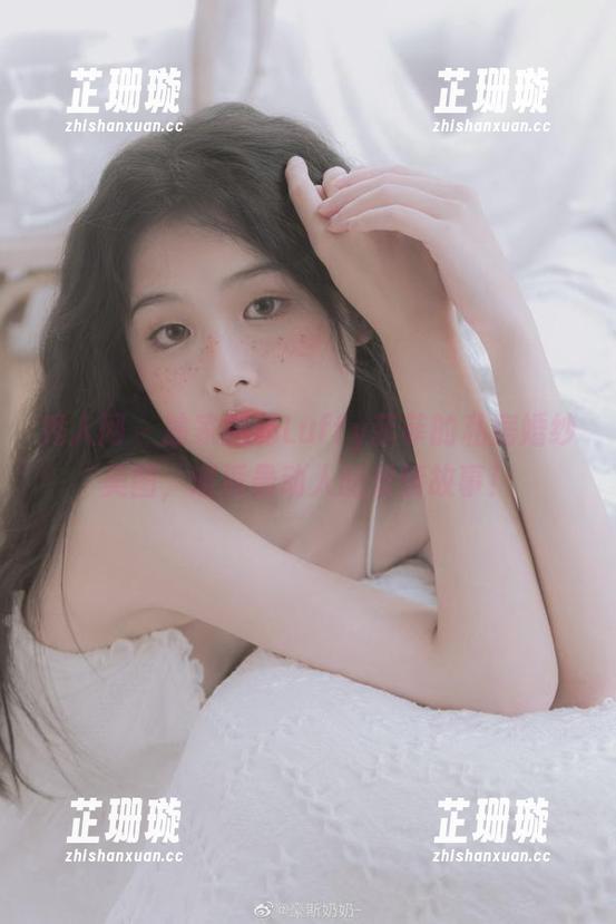 秀人网 - 独家揭秘Luffy菲菲的私房婚纱美图，邂逅最动人的爱情故事！