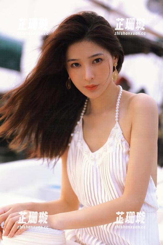 秀人网 - 在线浏览优琪琪子yuki女友图集：她的灵动与优雅令人心醉