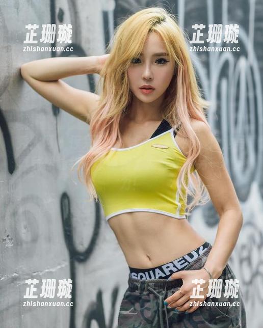秀人网-你的兔妹妹 秀人网 - 惊呆了!“你的兔妹妹”泳池写真竟然让我们领略到了无圣光的另一种魅力!