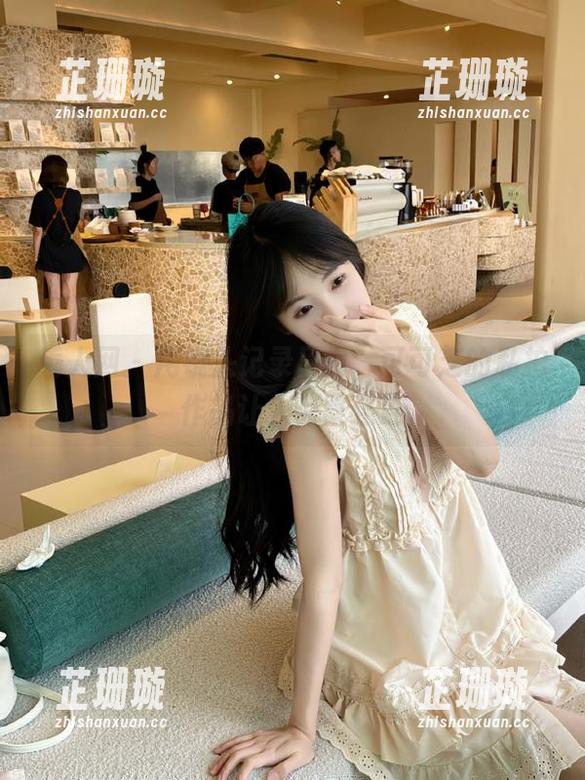 秀人网 - 用镜头记录日常，可可芝的私拍作品让人惊喜连连