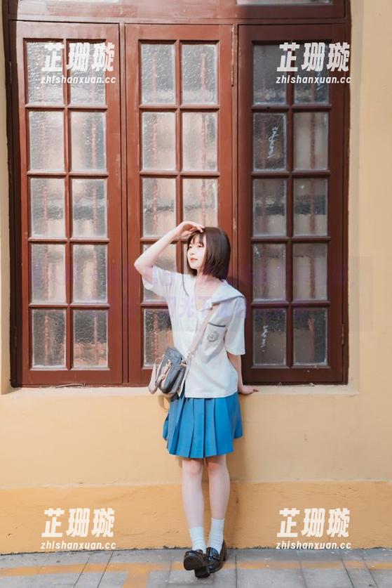 秀人网 - 细腻夏日，奶油妹妹写真图册，记录每个阳光下的甜美笑容