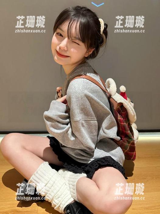 秀人网 - 妲己_Toxic的办公室写真：分享她的专业魅力，让图库焕发新生