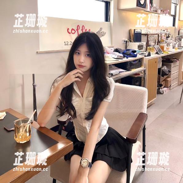 秀人网 - 不可错过的娜露selena女仆写真作品，带你走进奇幻之境的瞬间