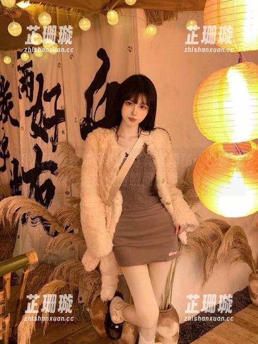 秀人网 - 安沛蕾海边写真集揭秘：在沙滩上的美丽瞬间原图