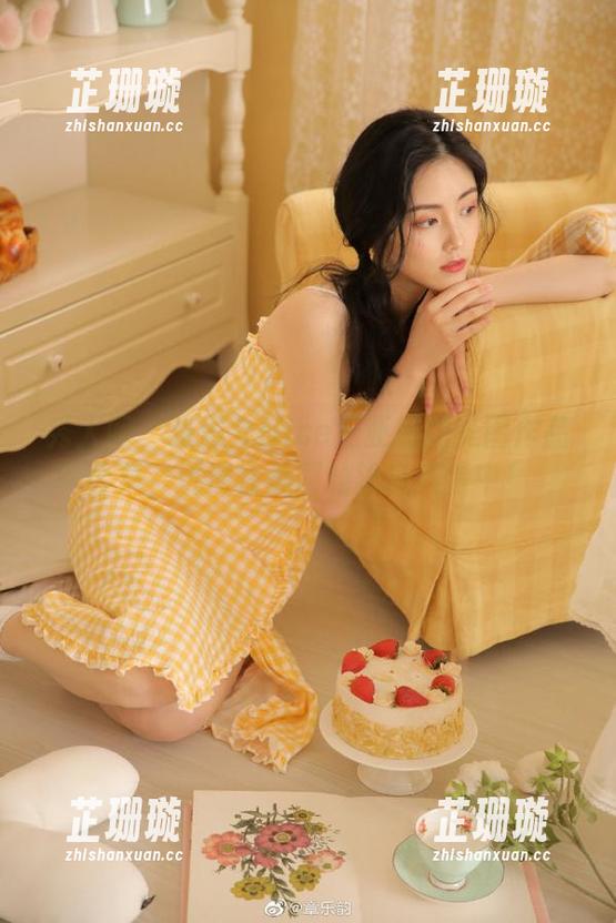 秀人网-张思允Nice 秀人网 - 张思允Nice三亚旅拍美图作品合集,沉浸在美丽的海岛风情中!
