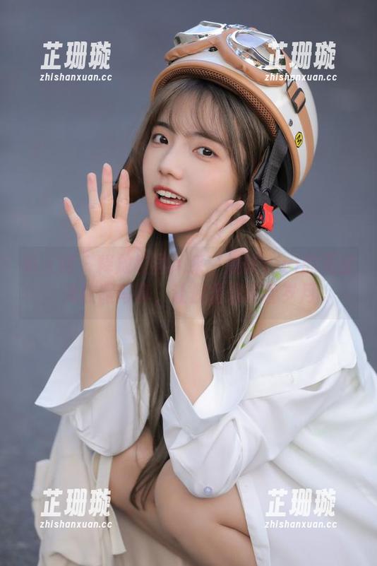 秀人网-慧敏Vivi 秀人网 - 释放校园风采:慧敏Vivi的无圣光校服写真,让你重温青春岁月