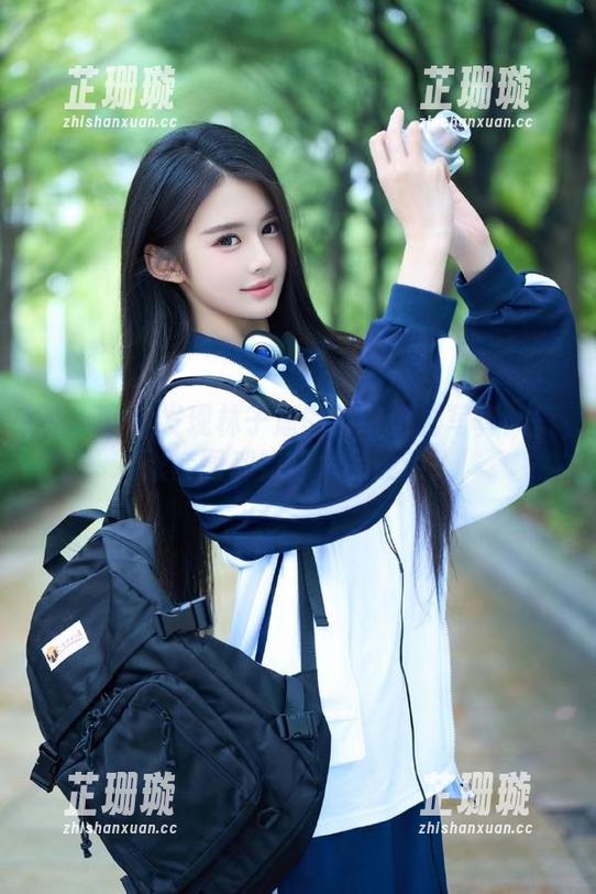 秀人网 - 发现林子遥的吊带魅力写真：每张套图都如艺术品般动人
