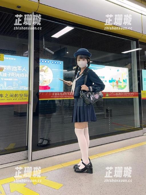 秀人网-汁汁 秀人网 - 汁汁黑色写真:无圣光美图带来的感官盛宴