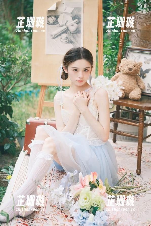 秀人网 - 清妙私房摄影：粉色作品中映射出的女性之美与力量