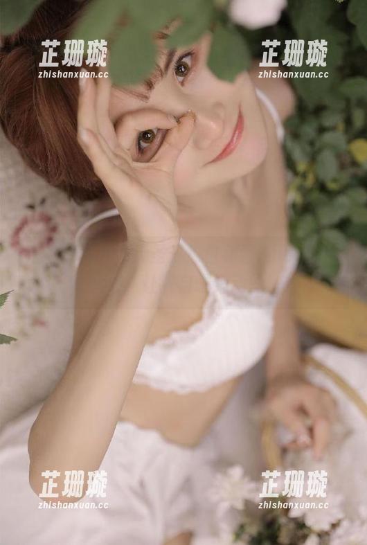 秀人网 - 不怕无圣光！白茹雪Abby的瑜伽美图，让我自曝运动的囧态