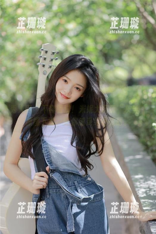 秀人网 - 不容错过！米妮大萌萌“灰丝”原图下载，带你感受绚丽美丽。