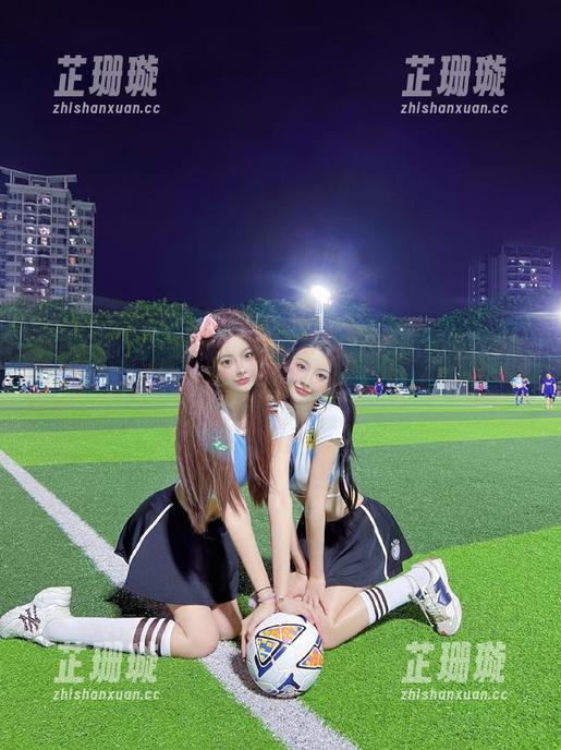 秀人网 - 下载绯月樱-Cherry红裙写真，与艺术揉合出的完美生活瞬间