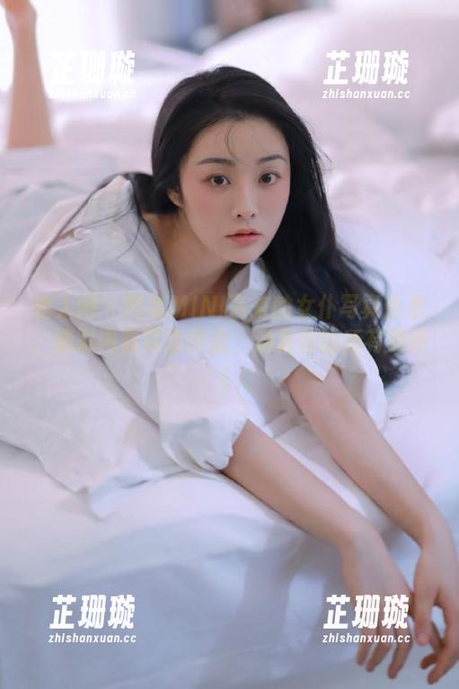 秀人网 - 肉晴MINI带来的女仆写真合集，精彩内容尽在网盘，满足你的所有期待！