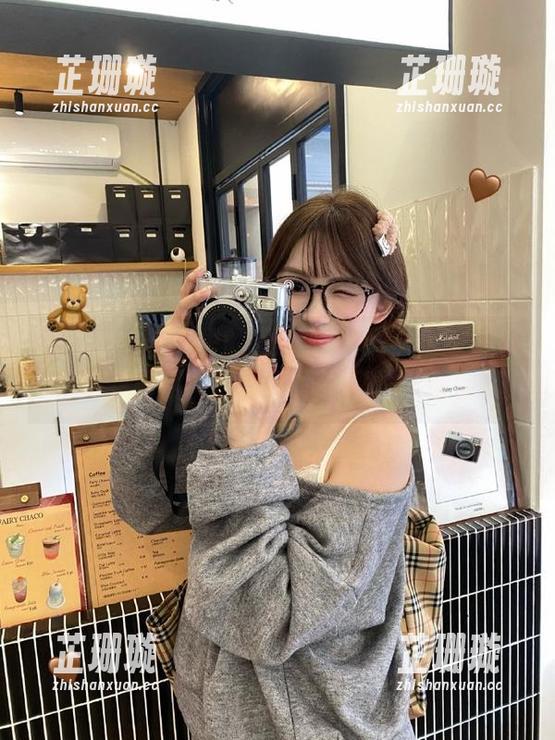 秀人网-蕊蕊ruirui 秀人网 - 校园里的蕊蕊ruirui:那些美图和不忍直视的尴尬瞬间,真是青春留痕