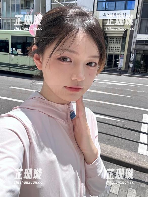 秀人网 - 诺诺Nono姐姐的艺术图集：展示她独特视角与创作的作品
