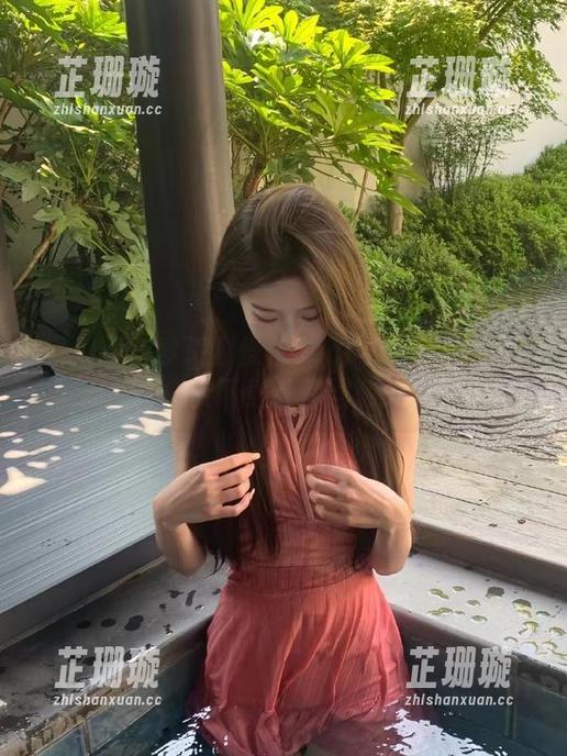 秀人网 - 梦幻赵惟依coco少女写真套图，免费下载让你回味无穷