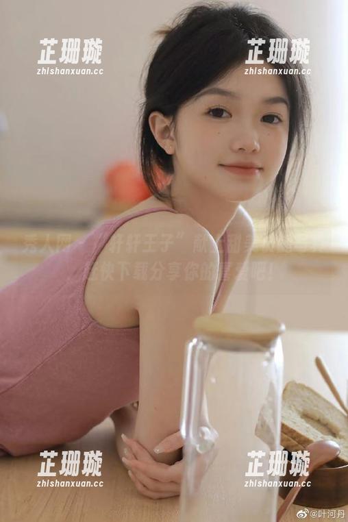 秀人网-轩轩王子 秀人网 - “轩轩王子”献上甜美长腿写真,赶快下载分享你的喜爱吧!
