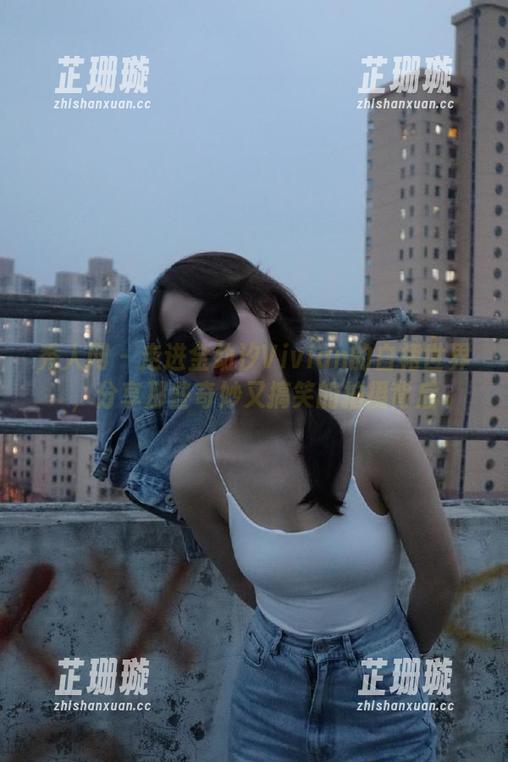 秀人网 - 走进金幼汐Vivian的白裙世界，分享那些奇妙又搞笑的拍摄背后