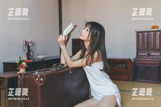 秀人网 - 免费欣赏陈念灵Vickyao的短裤美图，潮流与性感的完美结合