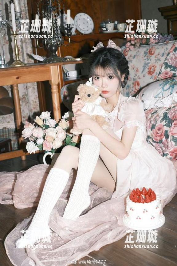 秀人网 - 陈怡曼coco双马尾写真：捕捉青春的瞬间，免费下载助你记录美好时光