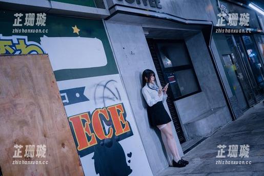 释放你的泳池激情！秋和柯基写真免费原图大派送！