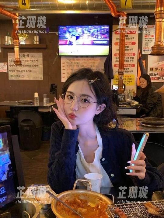 稚乖画册 - 探索赤西夜夜修女的幻想世界，写真免费下载等你来拿！