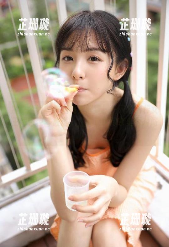 紧急企划 - 发掘视觉盛宴！一只喵喵梓女王图包惊喜放送，立即下载尽享美丽瞬间！