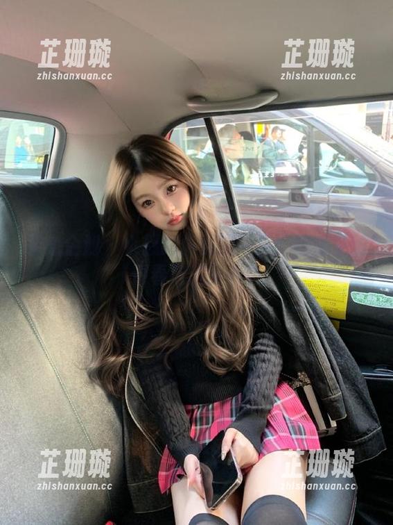紧急企划 - 小恩的体操服写真：图库中的青春与优雅并存