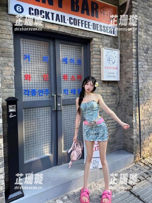 紧急企划 - 小恩夏天的私拍原图，记录下她的每一个动人瞬间！