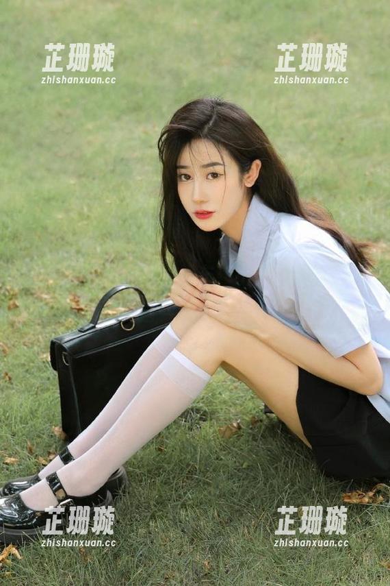 美媛馆 - 最新照片发布：小兜儿的镂空艺术写真让你目不暇接！