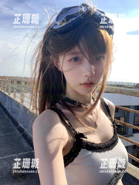 美媛馆 - 解锁高清杨晓青儿白丝壁纸，展示你的独特风格与气质