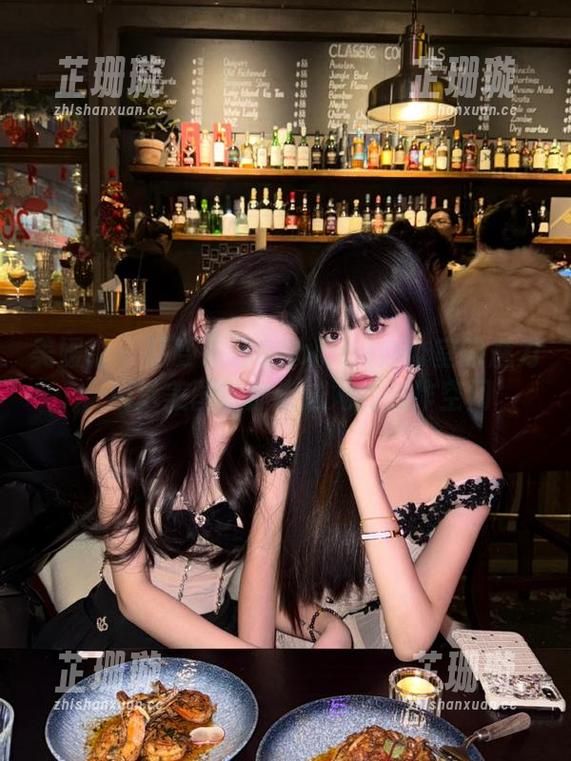 美媛馆 - 感受许诺Sabrina办公室的魅力，精选美图带你走进她的创作空间