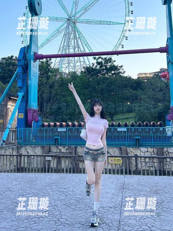聂傲娇 微密圈 - 独家免费照片:聂傲娇的丝袜玉足,颜值与气场兼备的震撼作品!