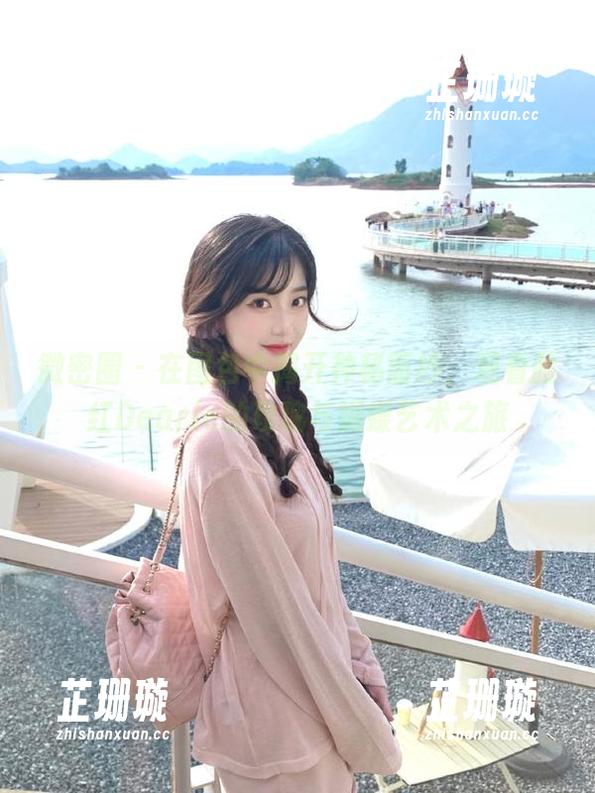 微密圈 - 在图包中揭开神秘面纱，观看脸红Dearie的玫瑰与蝴蝶艺术之旅