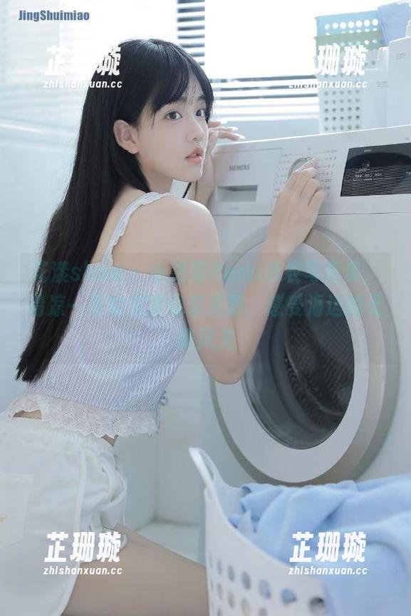 花漾show - 小海臀Rena泳衣写真集，清凉一夏的完美泳装资源，感受海边的无限风光