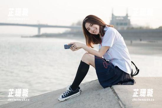花漾show-小海臀 花漾show - 小海臀惊艳美图合集:女友的私密写真,让你感受纯真与性感