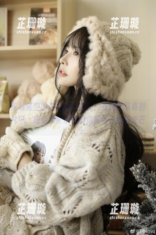 跨越时空的苏嫣qvq修女：在她的写真图片中，感受那些永恒的信仰与人性的光芒。
